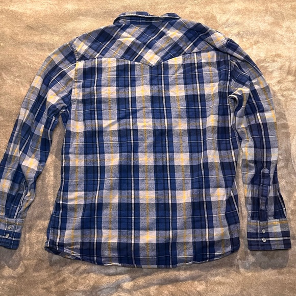 Levi’s Button Down - Picture 3 of 4